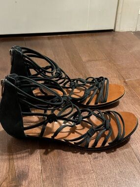 Women’s Vince Camuto Black Strappy Gladiator Sandals
